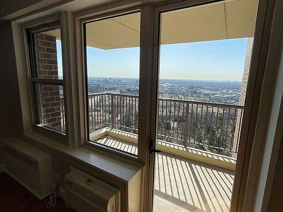 3rd image of 12333 83rd Ave APT 2905