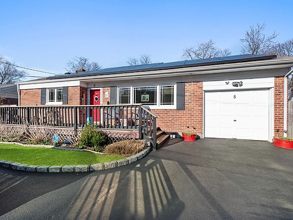 2nd image of 5 Grayley Pl