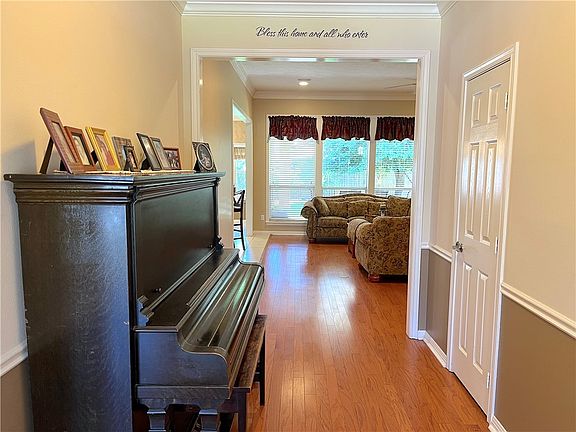3rd image of 3207 Liesl Ct