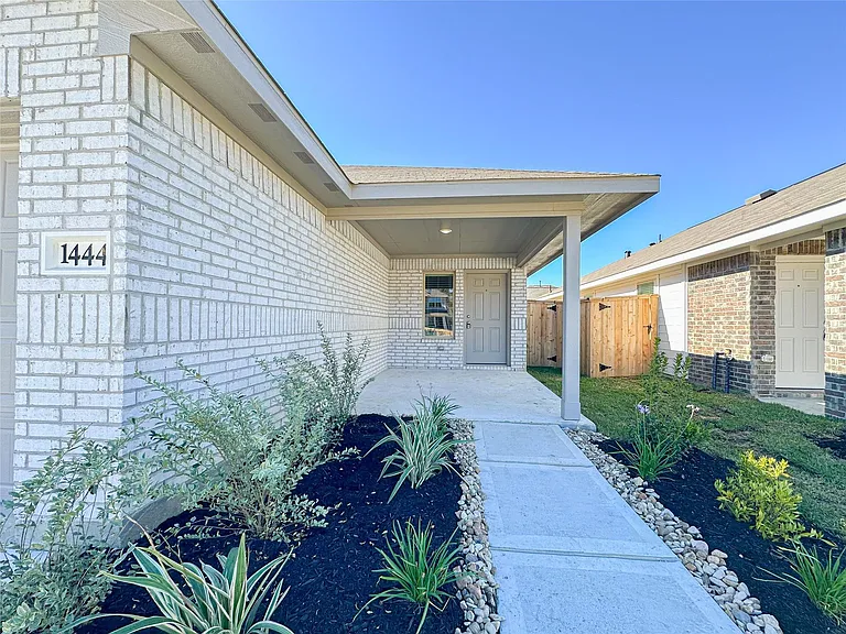 1444 Las Cuevas Dr — Photo 4