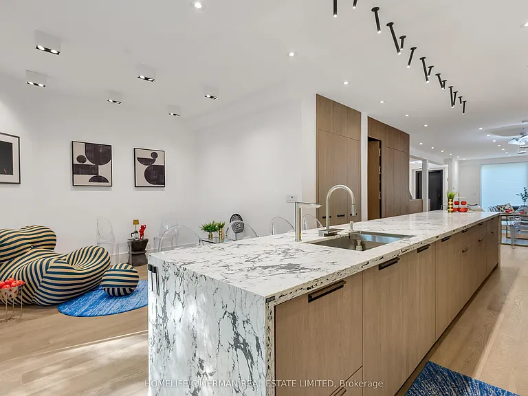 124 Lyndhurst Ave — Photo 5