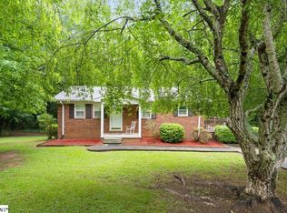 121 Meadowood Dr, Easley, SC 29640