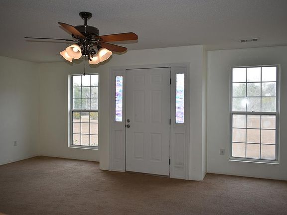 3rd image of 1687 Highland Dr
