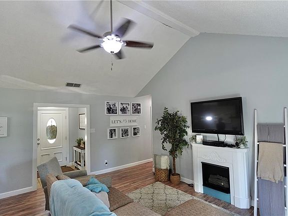 4th image of 1080 Abilene Drive W