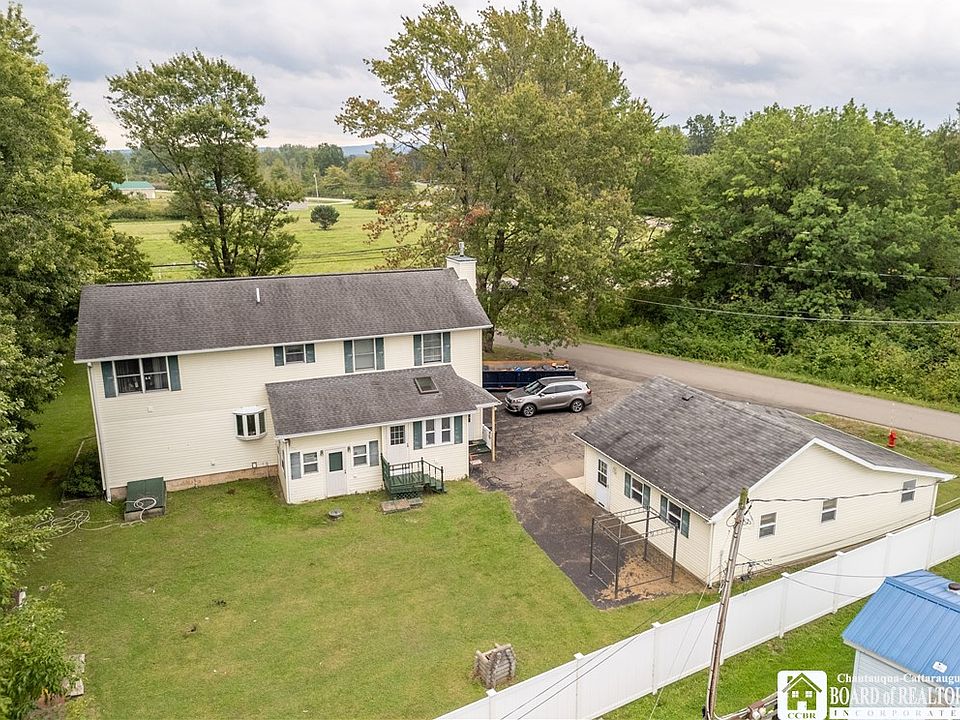 2nd image of 5560 W Lake Rd
