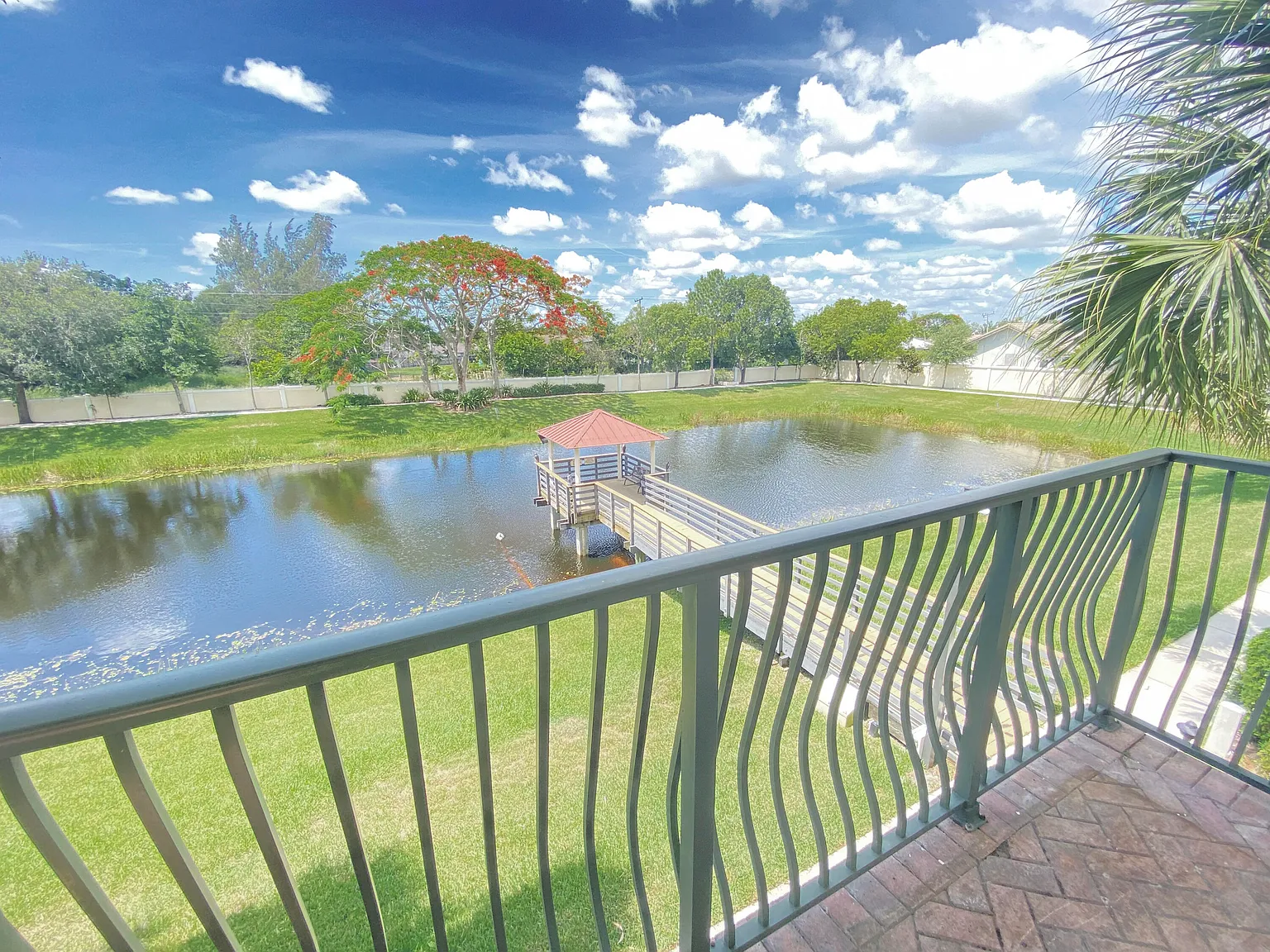 3 bed, 4.0 bath, 2143 sqft, $3,600 — Photo 4