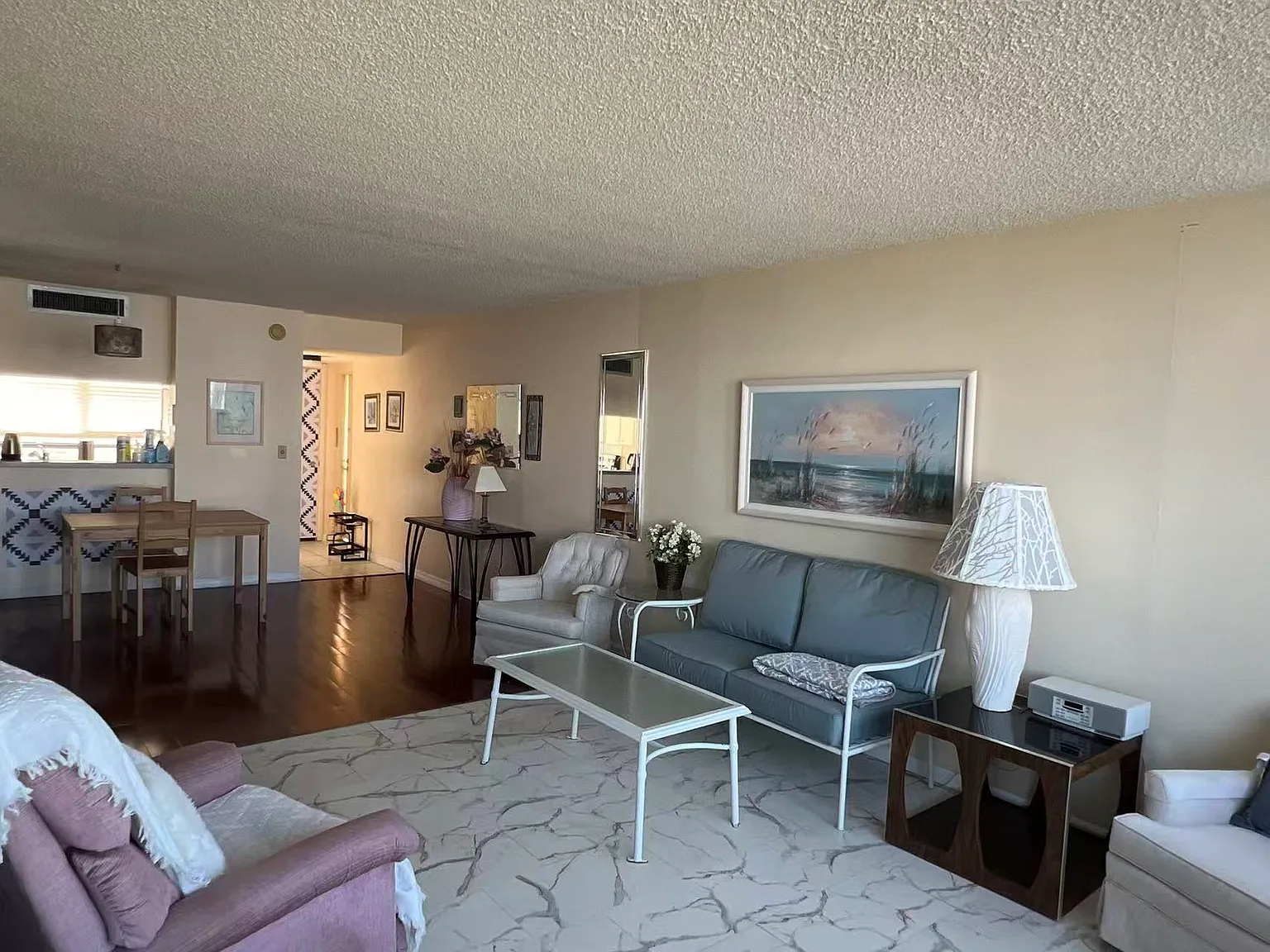 2 bed, 1050 sqft, $2,000 — Photo 2