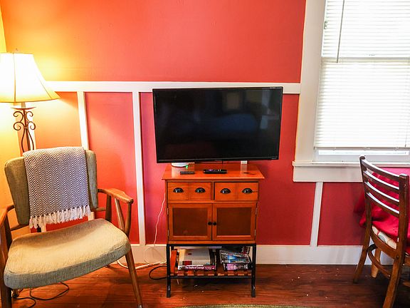 5th image of 818 7th Ave N #3