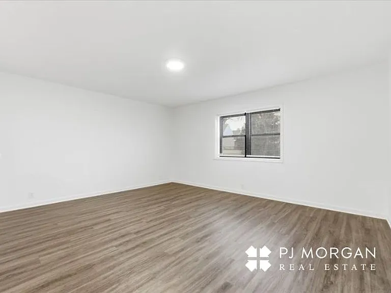 Fernshire Apartments — Photo 9