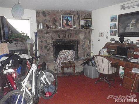 2nd image of 1184 Carson Ave