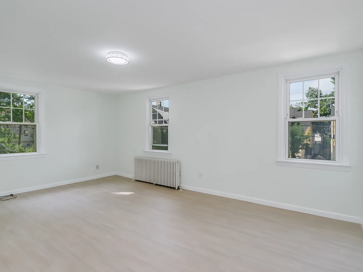 3 bed, $3,000 — Photo 2