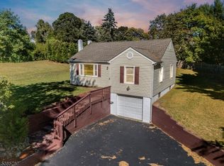 4 Lingert Avenue, Clinton Town, NJ 08809