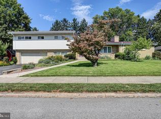901 E McKinley St, Chambersburg, PA 17201