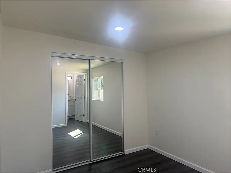10337 Mull Ave — Photo 16