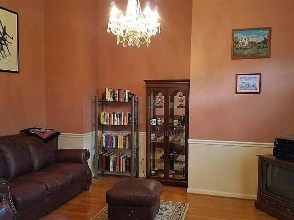 5th image of 130 Windingham Dr
