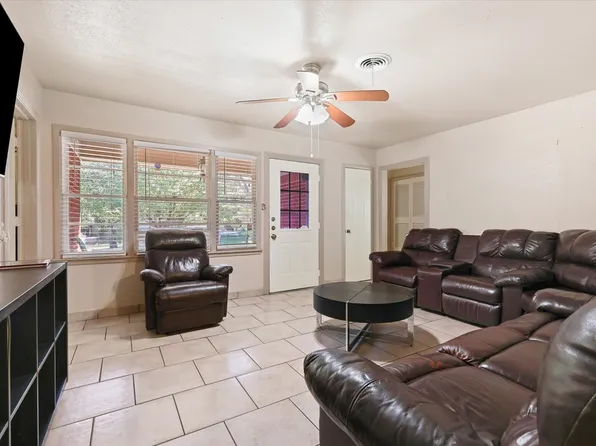 3404 Livingston Ave, Fort Worth, TX 76110