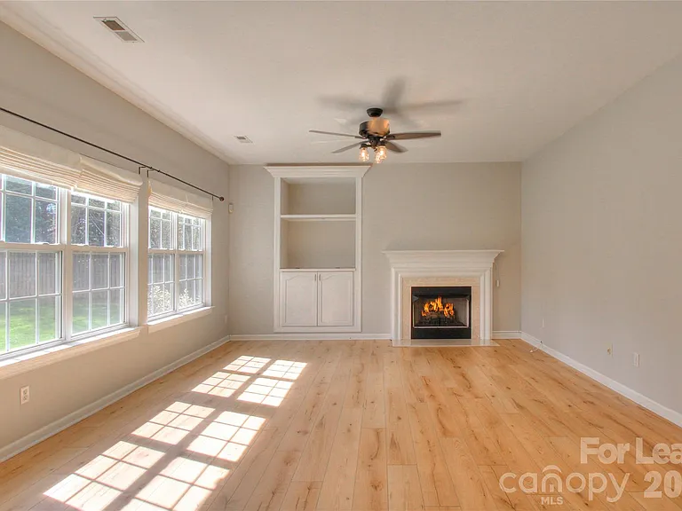 8414 Bampton Dr — Photo 8