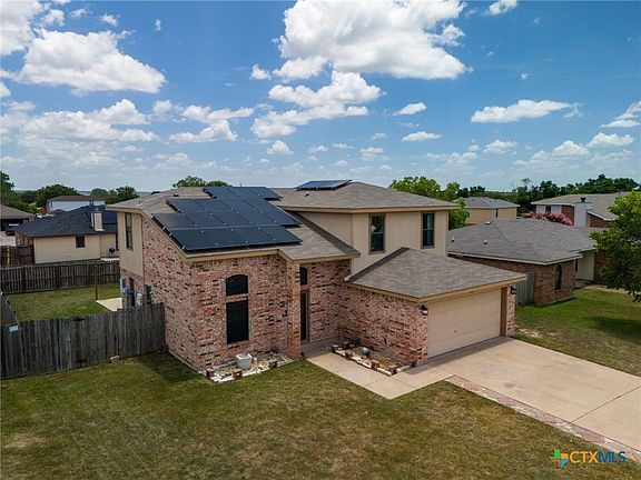3rd image of 1121 Katelyn Cir
