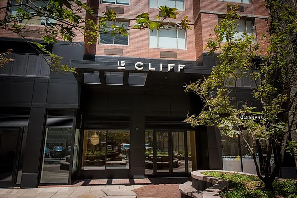 Rented by Greystar | media 50