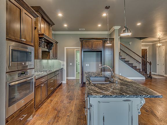 5th image of 2209 W Beaver Point Dr