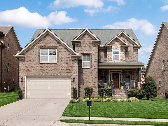 2nd image of 8033 Fenwick Ln