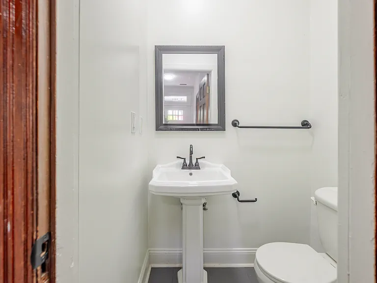1339 Oak St NW #A — Photo 7