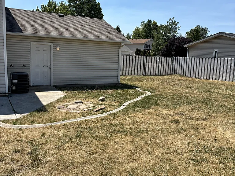 435 N Kersh Dr — Photo 17