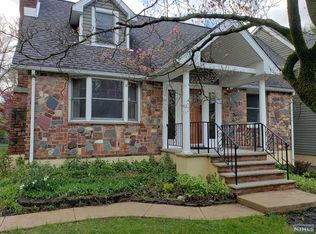 49 Harrison Rd, Pompton Plains, NJ 07444