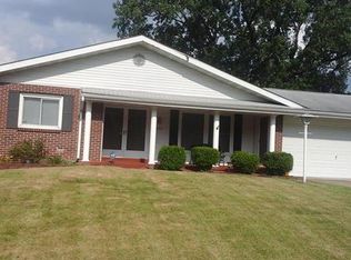 2880 Sussex Dr, Florissant, MO