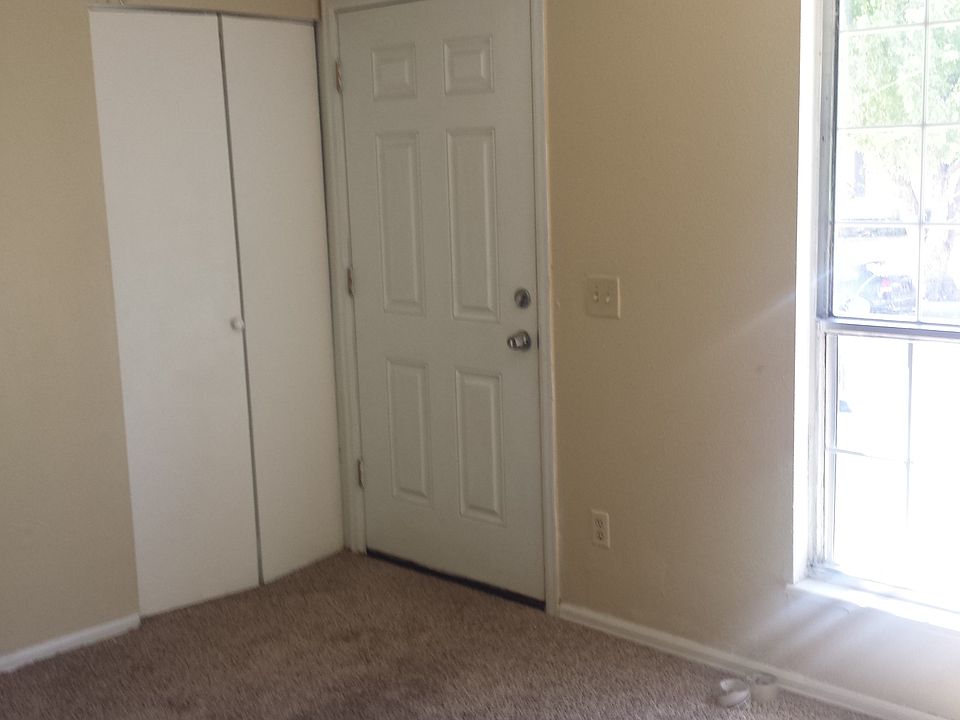 2nd image of 15543 E Evans Ave