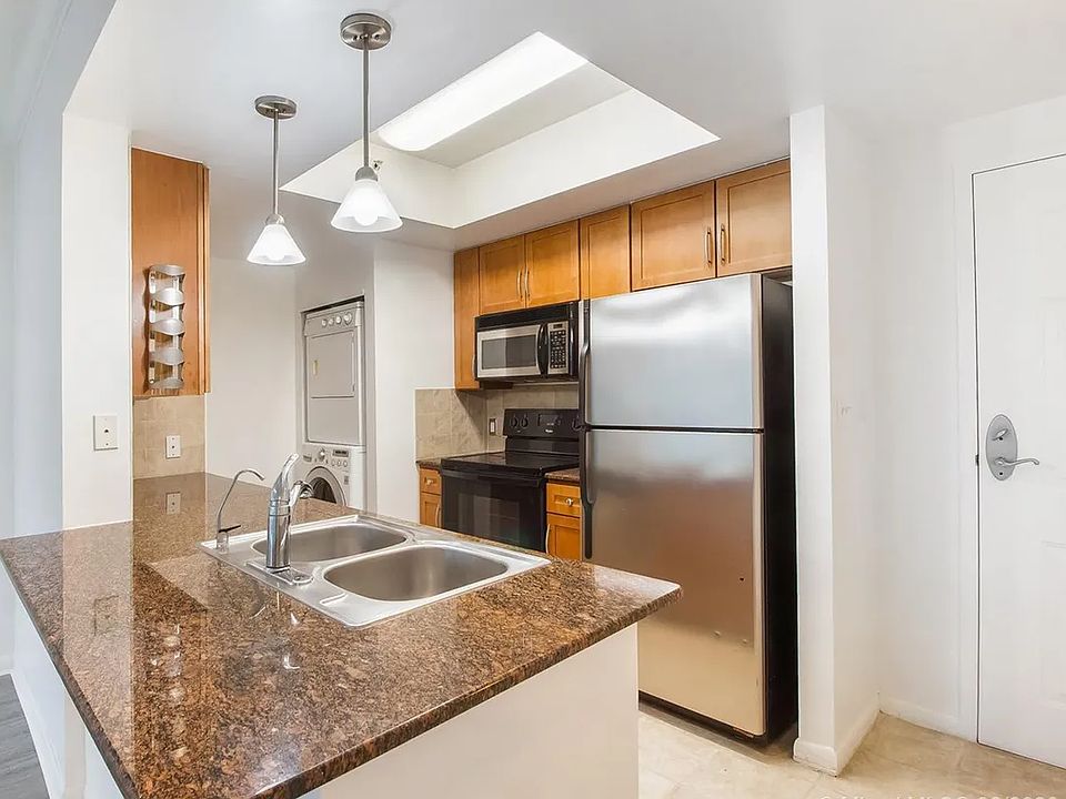 2nd image of 2001 Biscayne Blvd #300