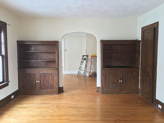 3rd image of 132 Claremont Ave #2