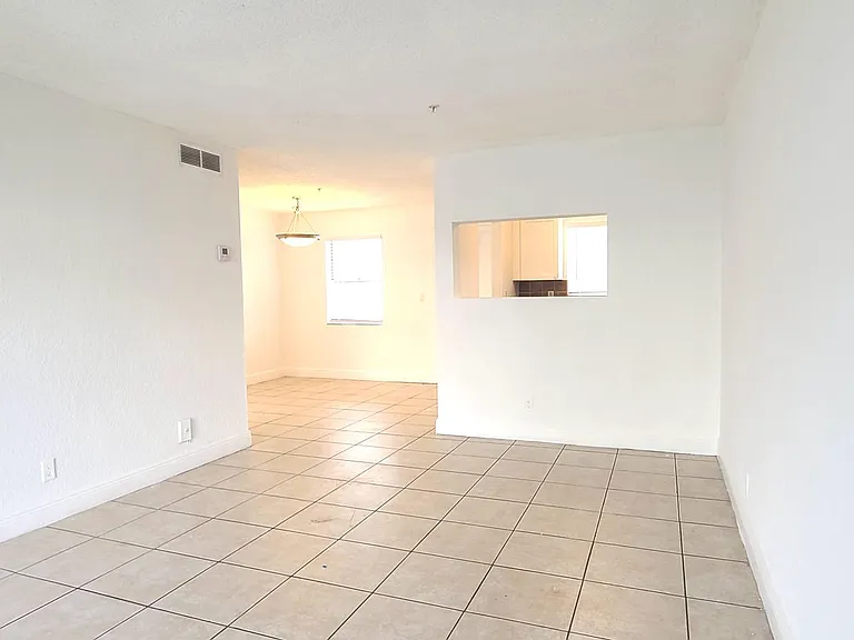 4251 NW 5th St #109B — Photo 2