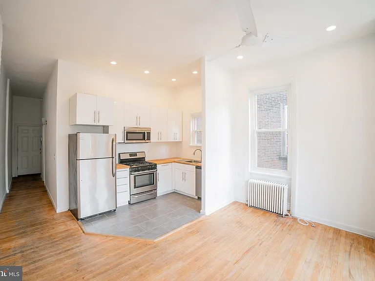 2108 Pine St #2R — Photo 5
