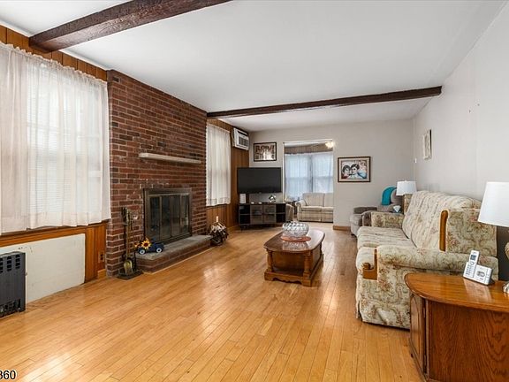 5th image of 7 Delafield Ave