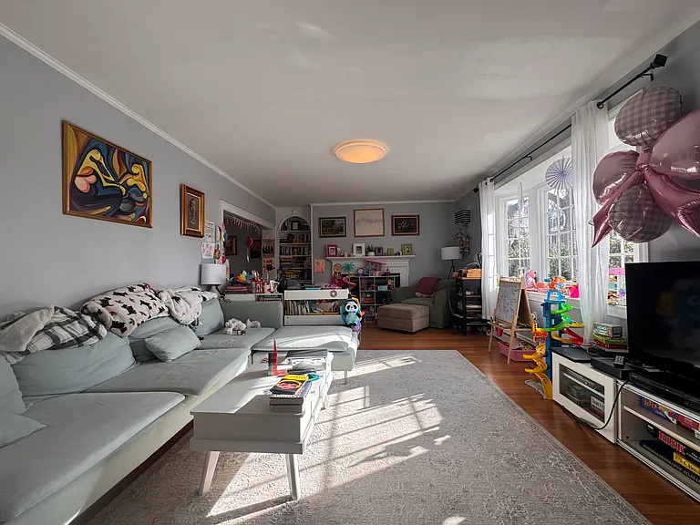 10-12 Webster St #1 — Photo 3