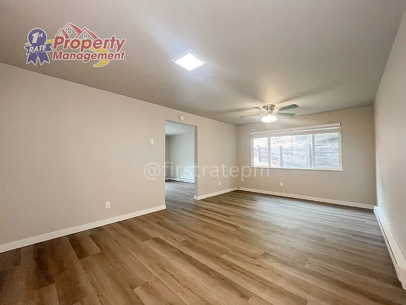 3 bed, 1.0 bath, 1144 sqft, $1,945 — Photo 3