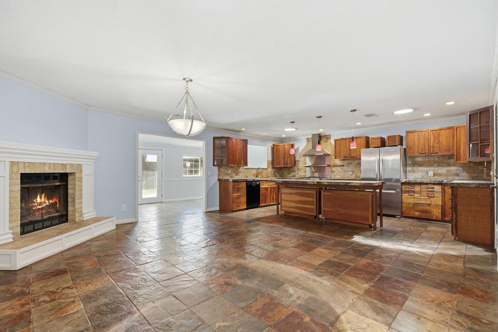 1522 Kiwi Ct, Ripon, CA - More