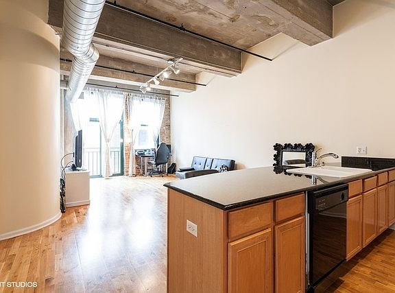 5th image of 400 W Ontario St #703W