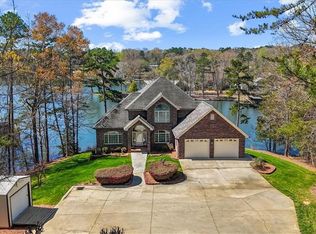 704 Shoreline Dr, New London, NC 28127