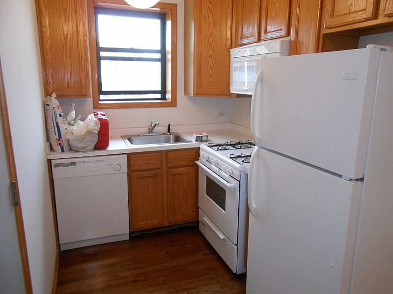 1st image of 713 W Barry Ave APT 3N