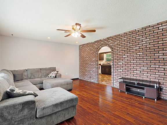 4th image of 160 28th St NW