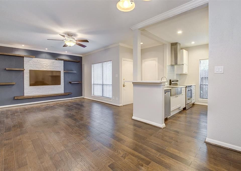 1st image of 1201 Bering Dr #1