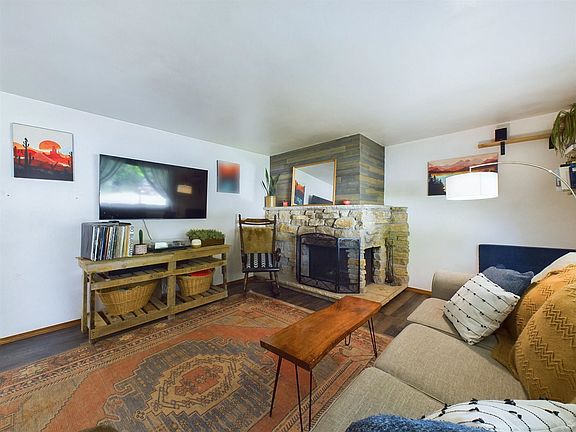 5th image of 430 N Camellia Ln