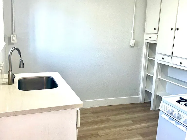 1240 Dawson Ave — Photo 3