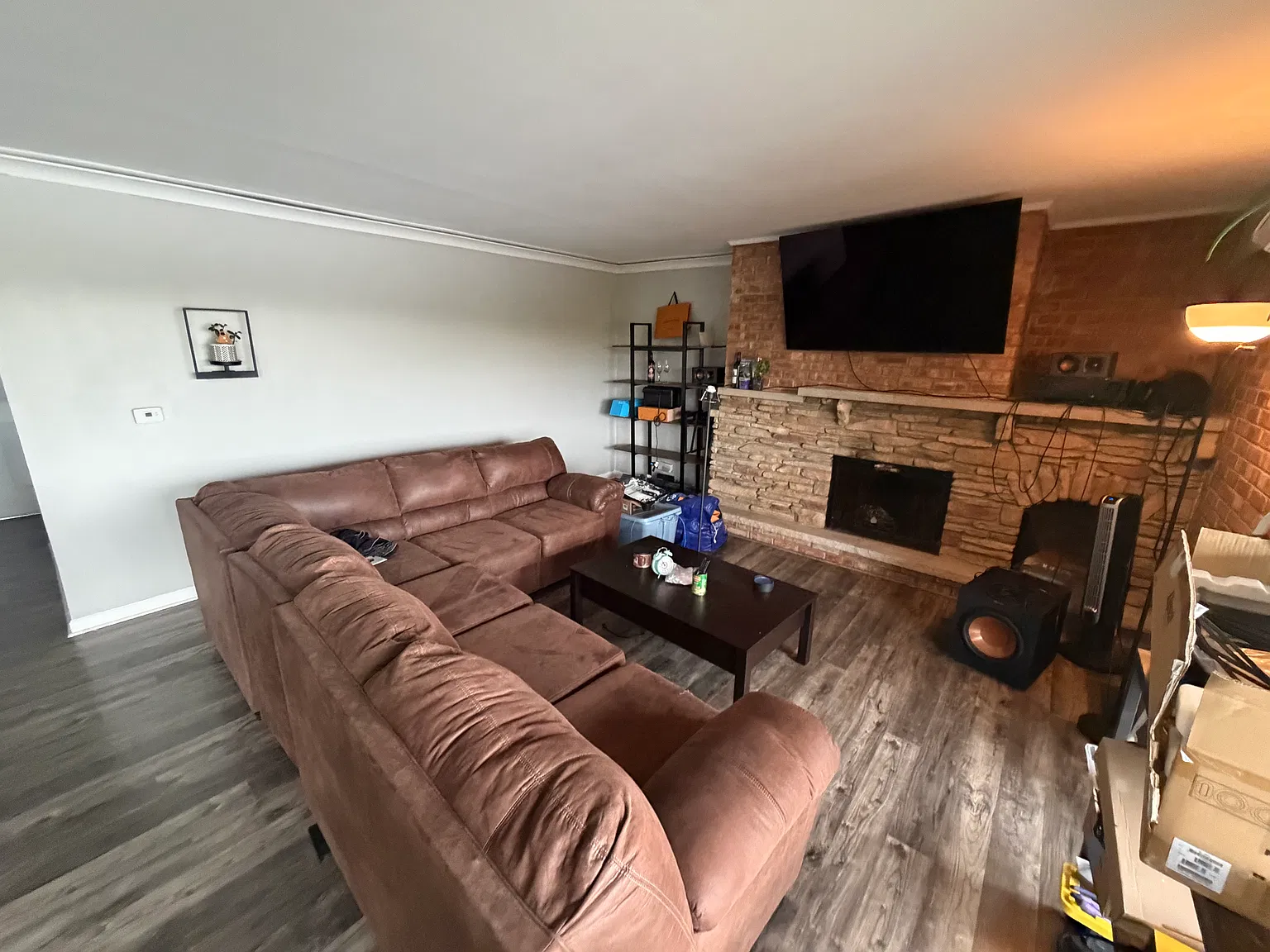 2 bed, 1.5 bath, 920 sqft, $2,400 — Photo 3