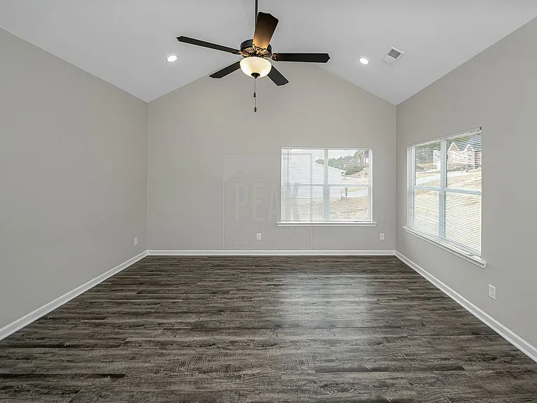 390 Woodland Cir — Photo 10