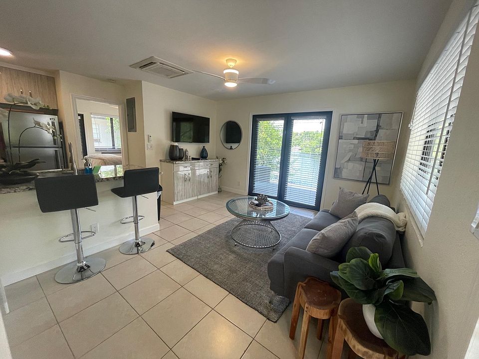 1st image of 1101 NE 18th Ct APT 4