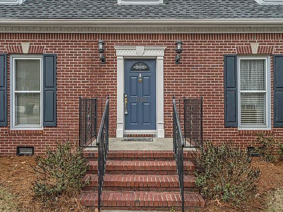 4th image of 1700 Creek Bend Cir SE