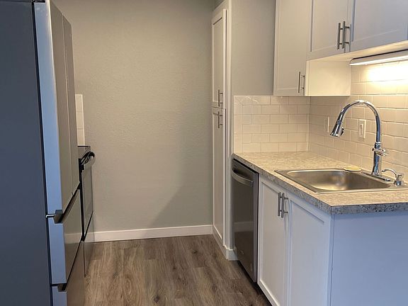 2nd image of 4425-4439 SE 26th Ave #4425